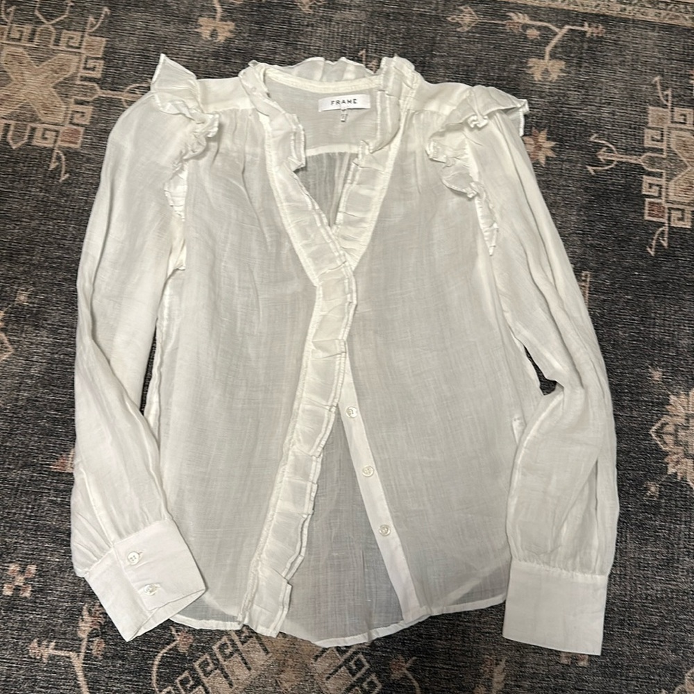 Frame linen ruffle top